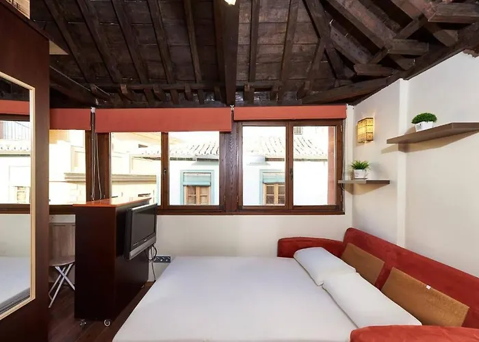 Lindo Estudio Con Terraza San Matias דירה גרנדה